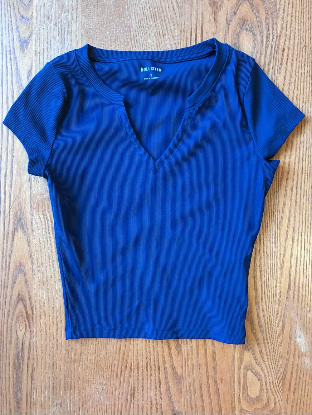 Hollister Cropped Tee